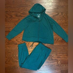 xersion sweatsuit